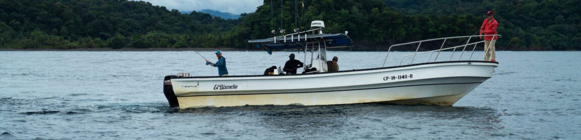 El Bizcocho Boat